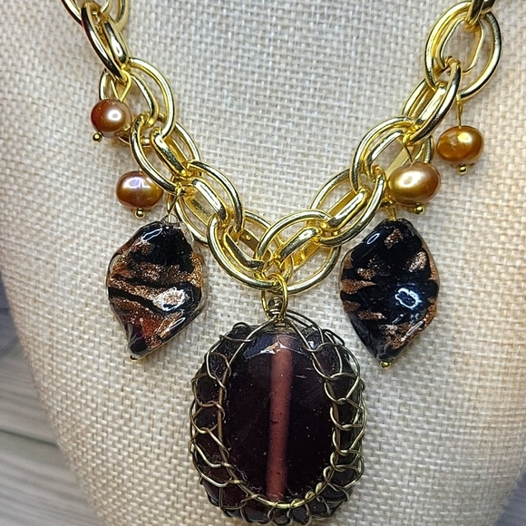 Artisan Upcycled Chunky Gold Tone Charm Necklace Handmade Vintage Glass FW Pearl - Picture 1 of 7